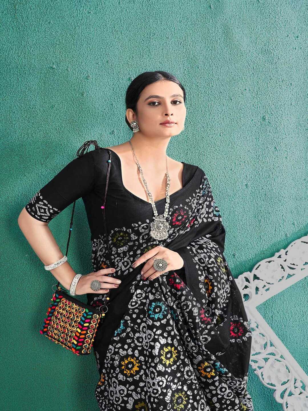 Pure Cotton Black Multicolor Floral Printed Saree