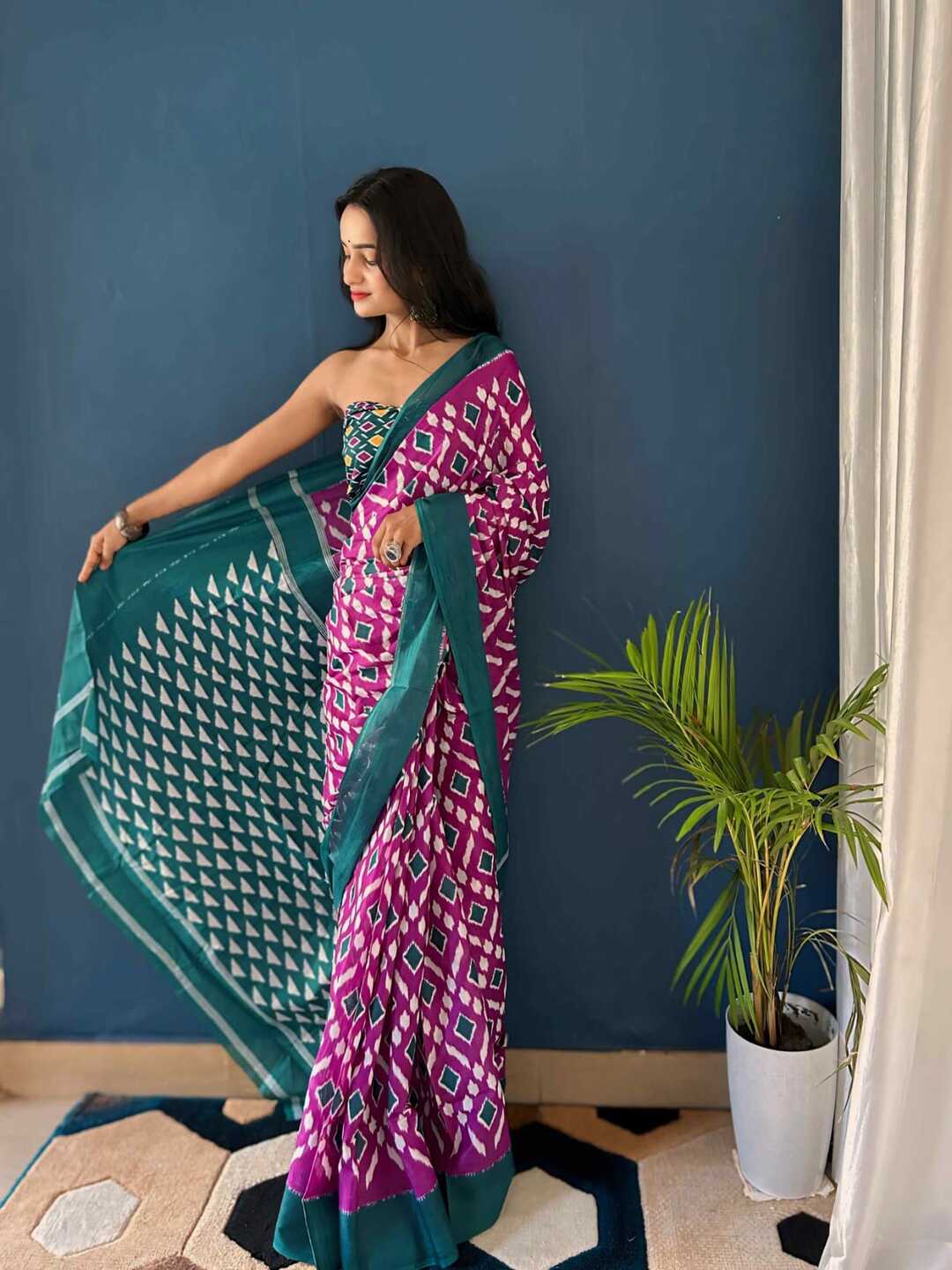 Pure Cotton Pink Saree with Rama Border & Floral Motifs