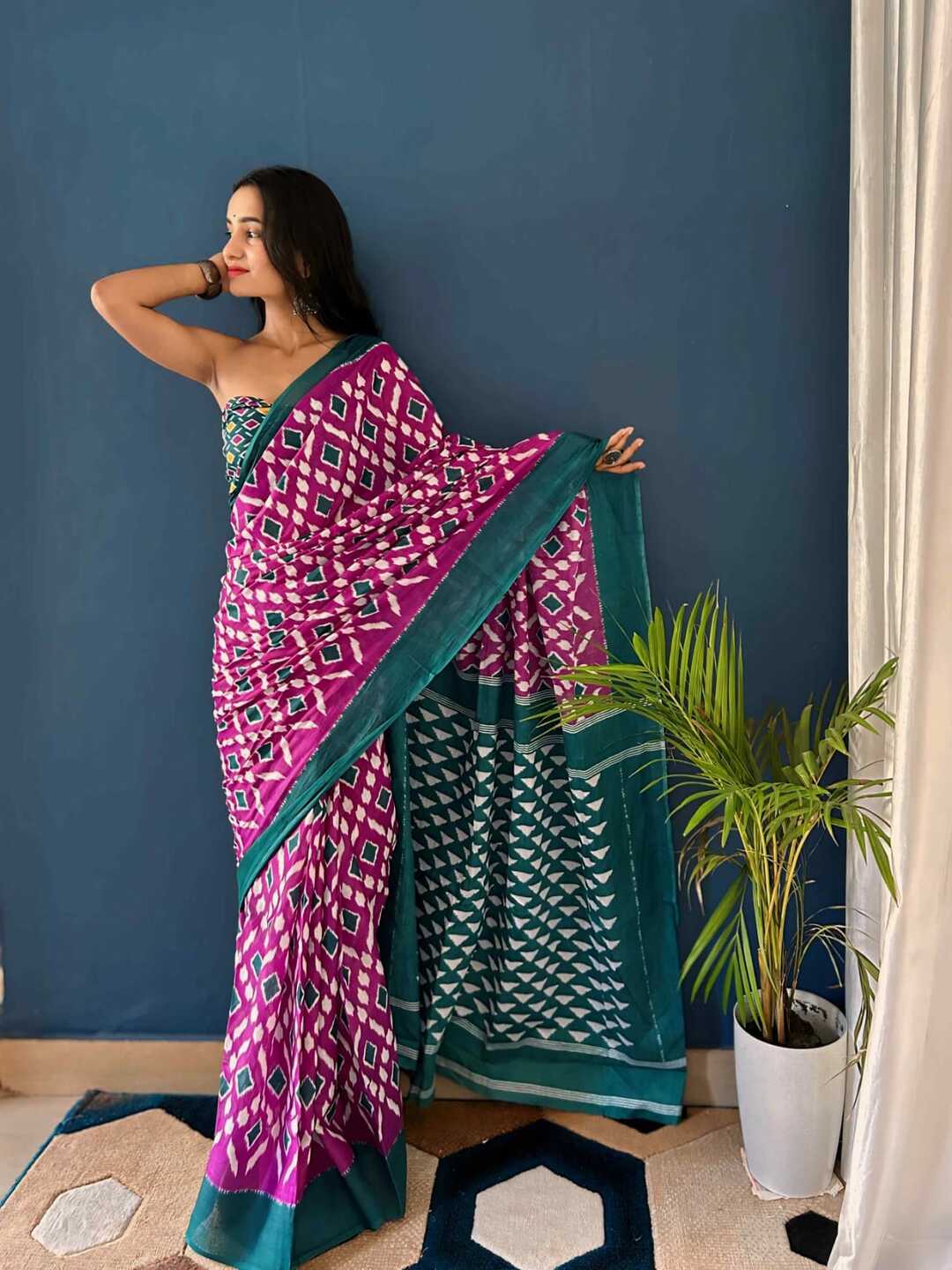 Pure Cotton Pink Saree with Rama Border & Floral Motifs