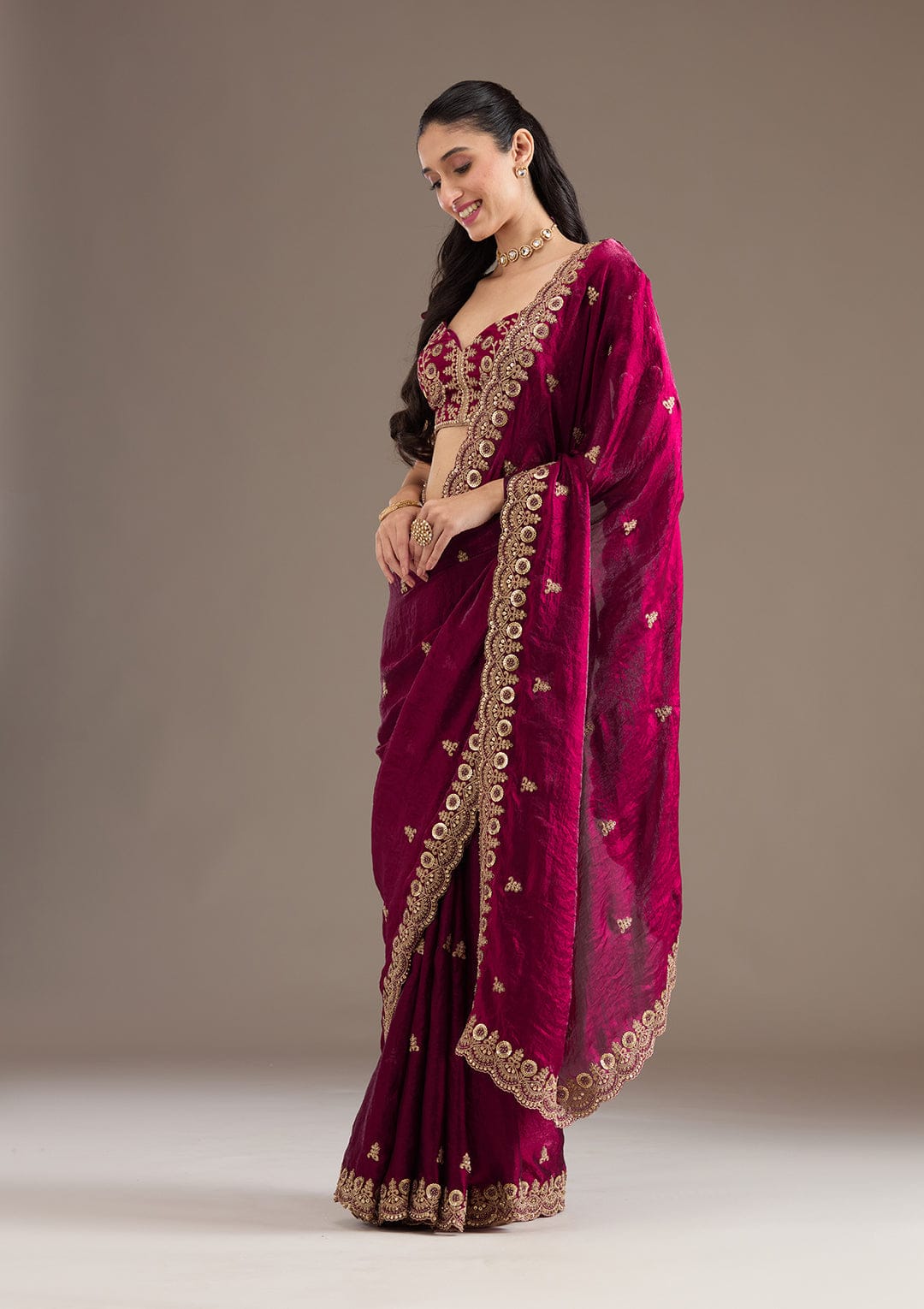 Elegant Emerald Green Embroidered Saree with Heavy Golden Designer Border – Wedding & Festive Wear