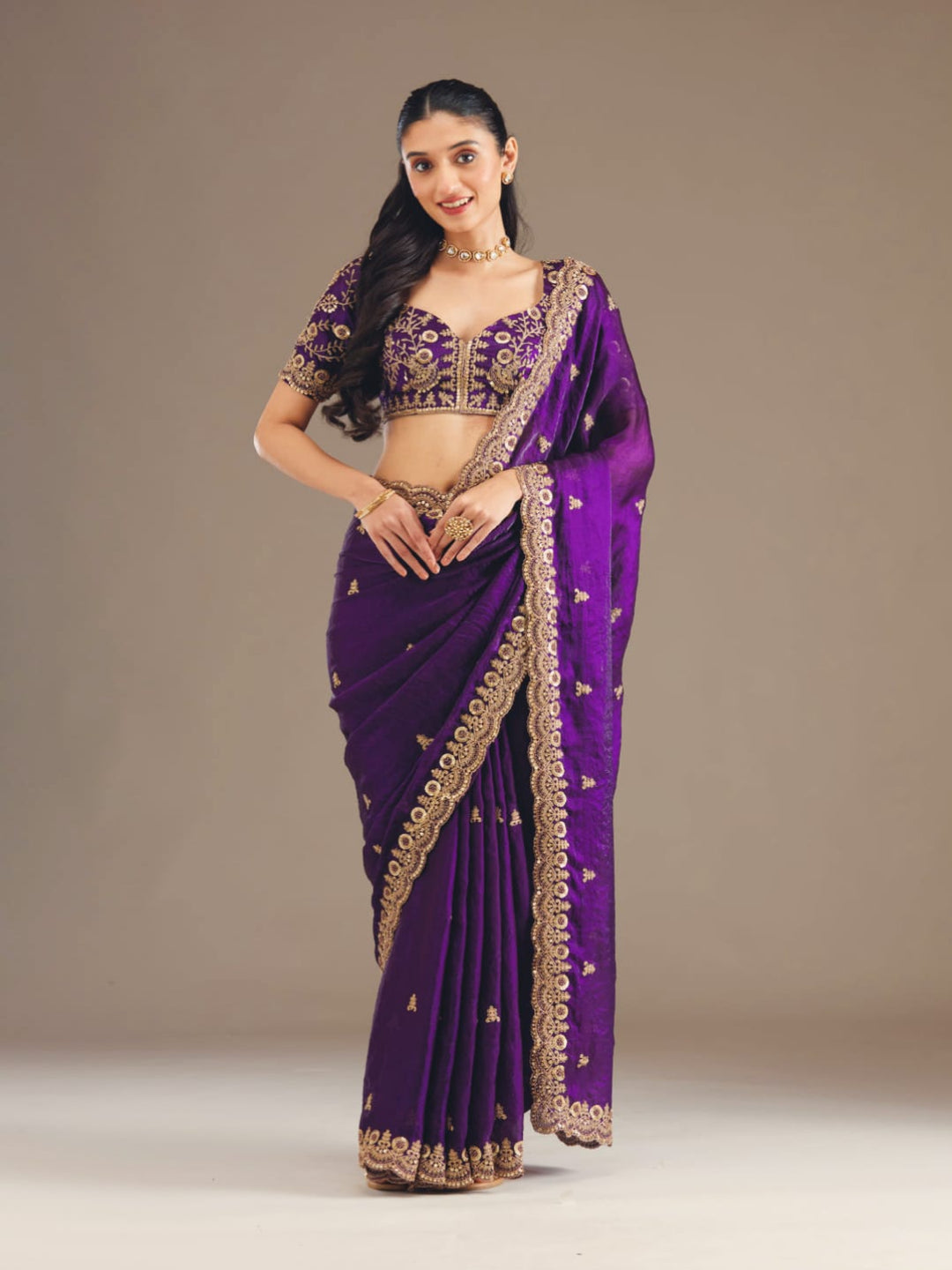 Elegant Emerald Green Embroidered Saree with Heavy Golden Designer Border – Wedding & Festive Wear