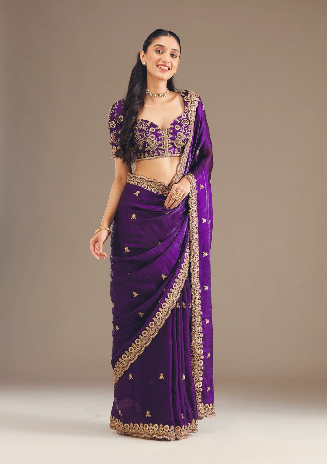 Elegant Emerald Green Embroidered Saree with Heavy Golden Designer Border – Wedding & Festive Wear
