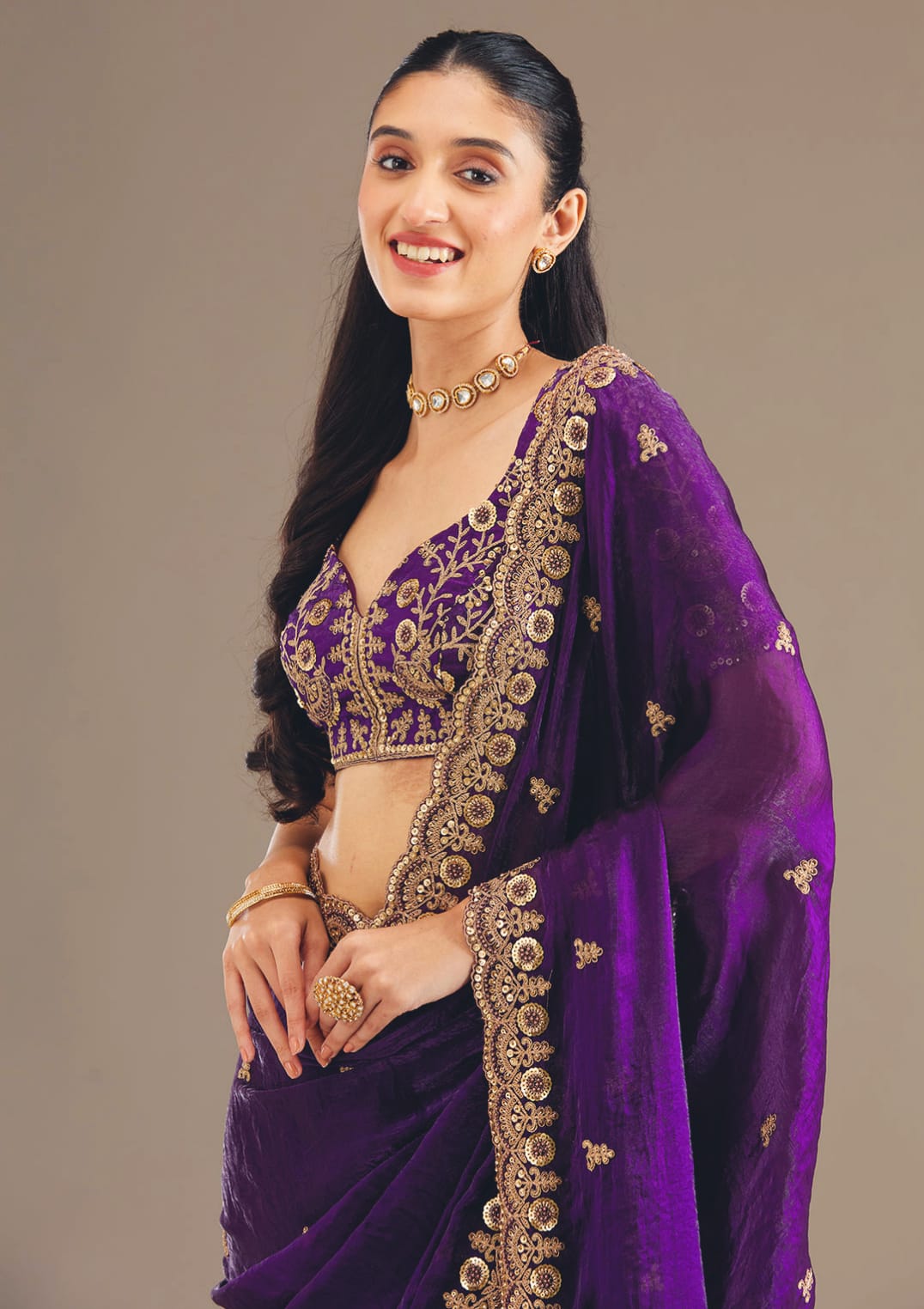 Elegant Emerald Green Embroidered Saree with Heavy Golden Designer Border – Wedding & Festive Wear