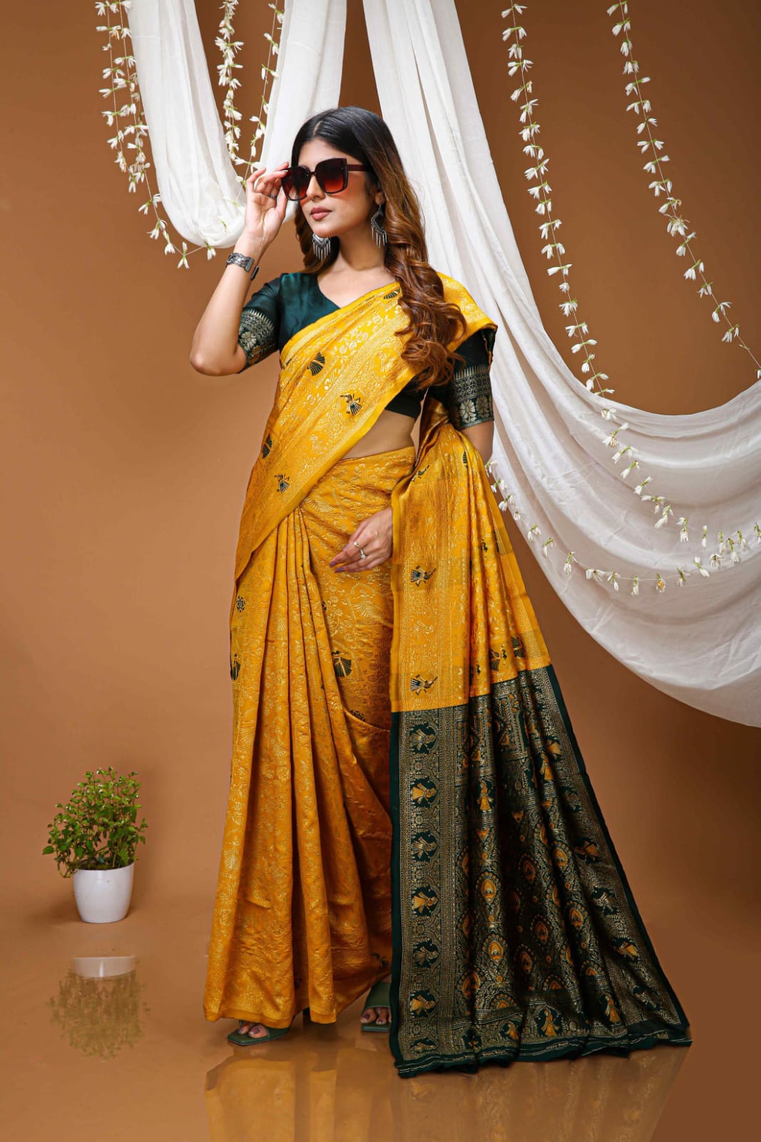 Elegant Red Banarasi Style Zari Woven Saree with Rich Designer Pallu – Wedding & Festive Wear