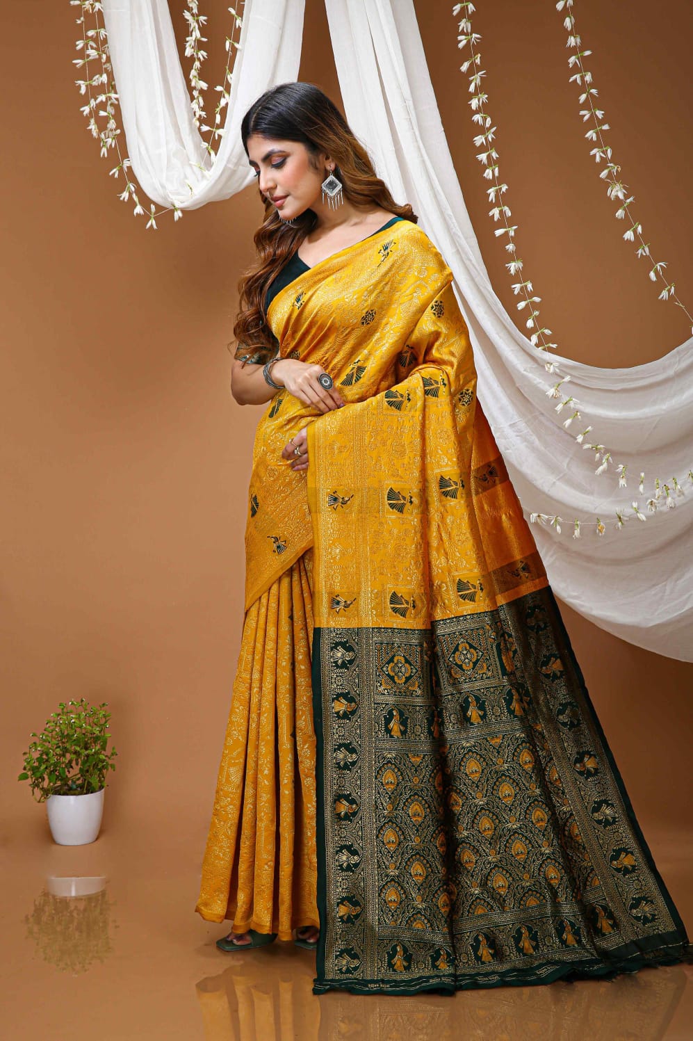Elegant Red Banarasi Style Zari Woven Saree with Rich Designer Pallu – Wedding & Festive Wear