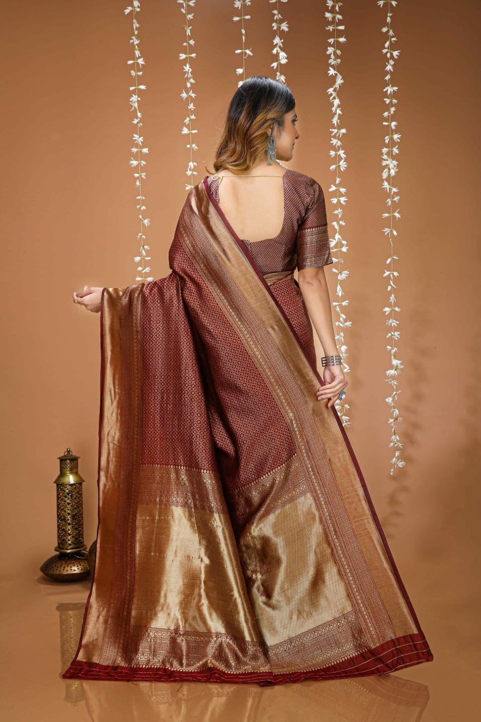 Elegant Maroon Banarasi Style Zari Woven Saree with Rich Golden Pallu – Wedding & Festive Wear