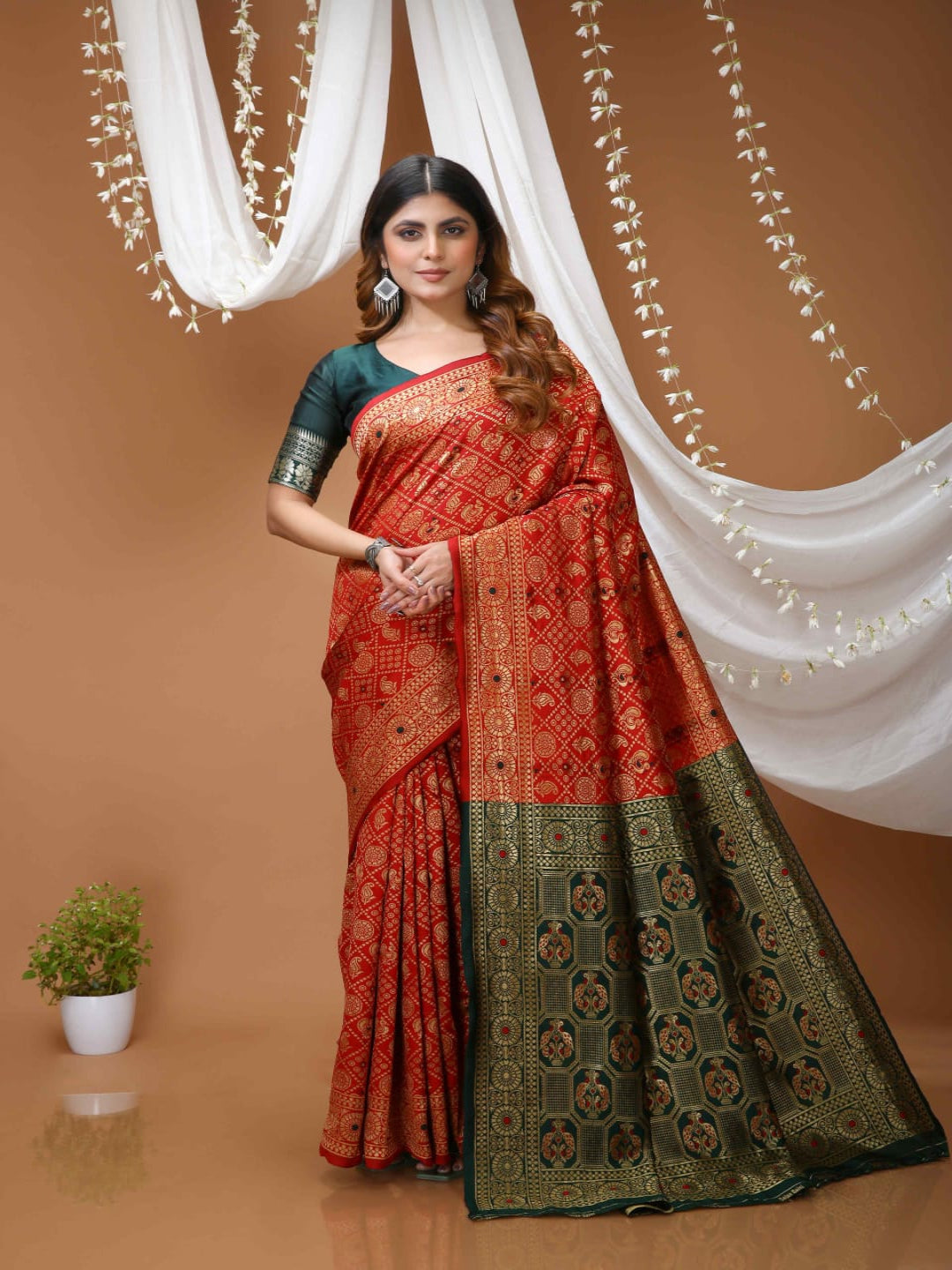 Elegant Red Banarasi Style Zari Woven Saree with Green Designer Border – Wedding & Festive Wear