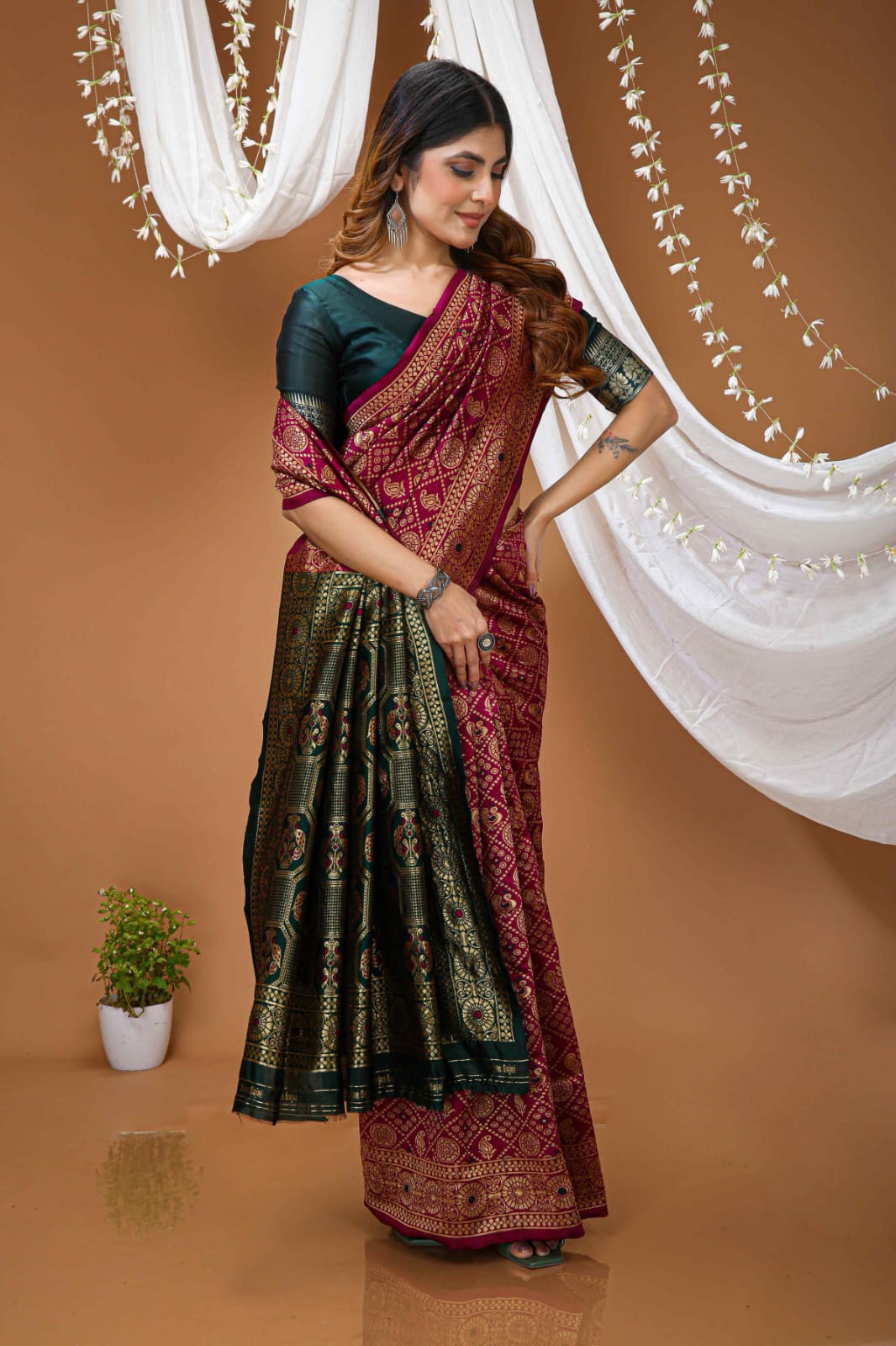 Elegant Red Banarasi Style Zari Woven Saree with Green Designer Border – Wedding & Festive Wear