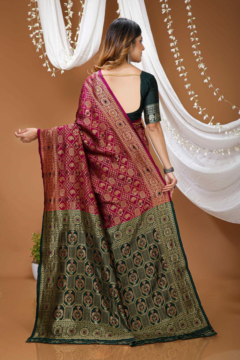 Elegant Red Banarasi Style Zari Woven Saree with Green Designer Border – Wedding & Festive Wear