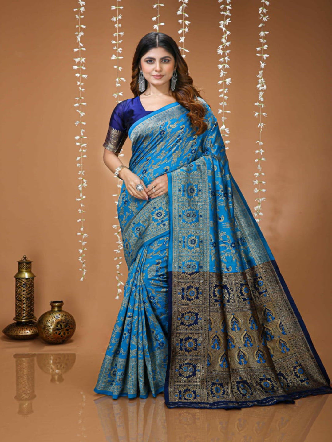 Elegant Royal Blue Banarasi Style Zari Woven Saree with Rich Golden Designer Pallu – Wedding & Festive Wear