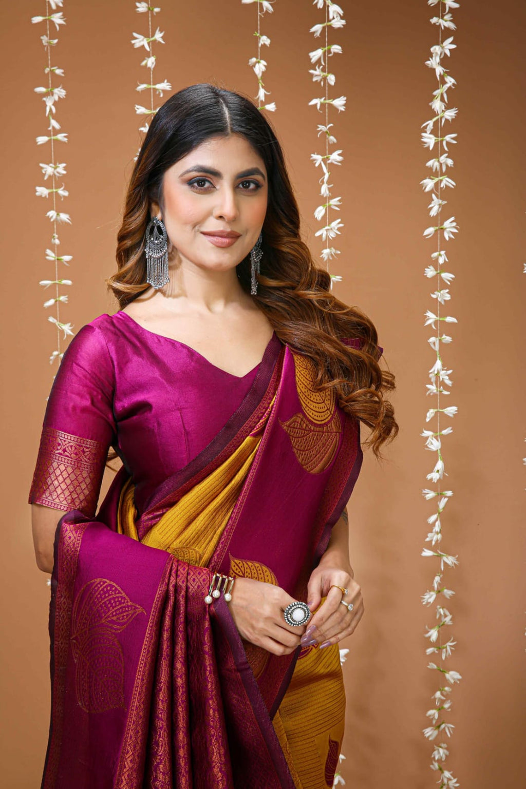 Elegant Beige & Red Zari Woven Saree with Rich Designer Pallu – Festive & Wedding Wear