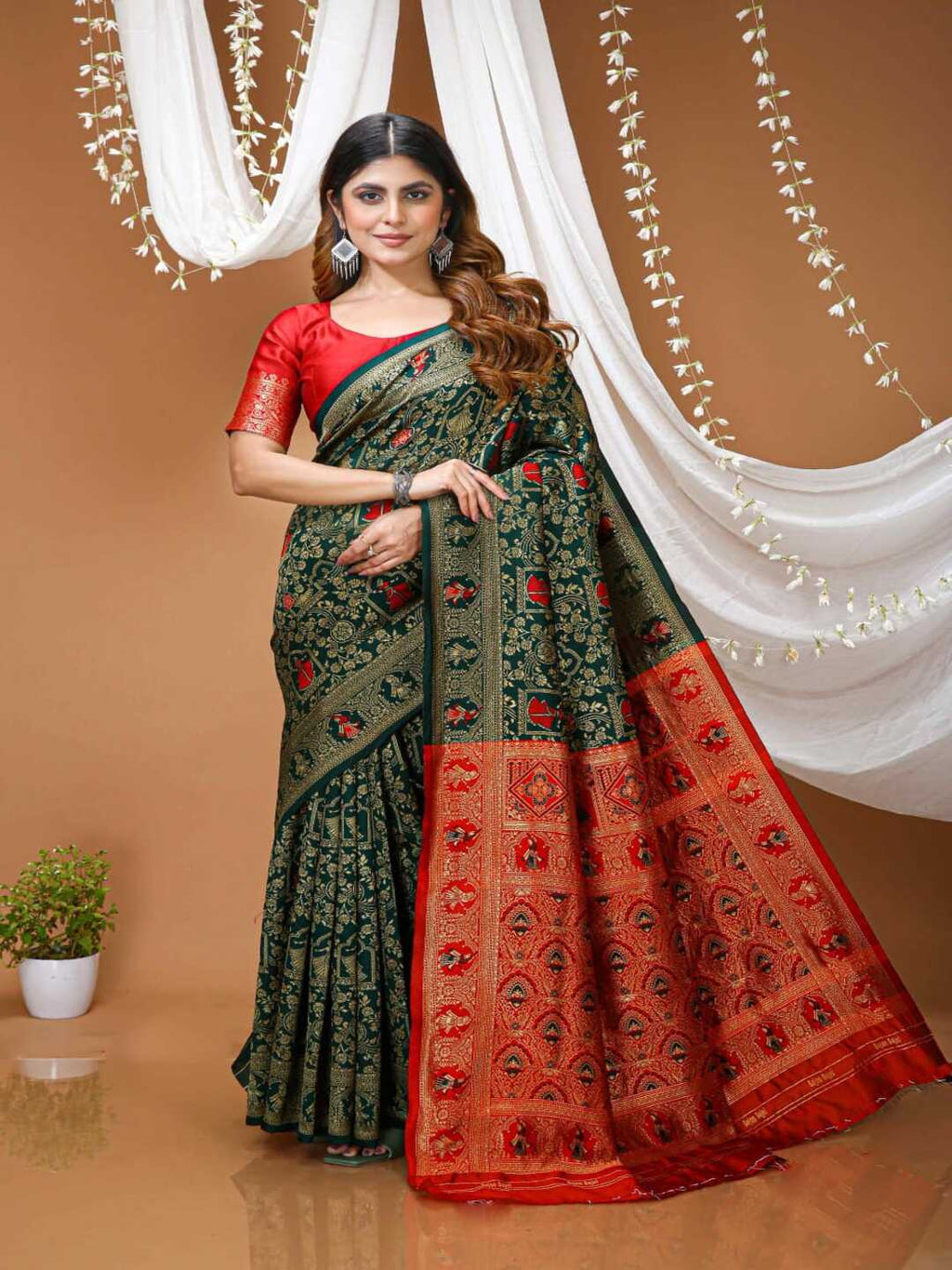 Graceful Pastel Green Banarasi Silk Saree with Rich Zari Border