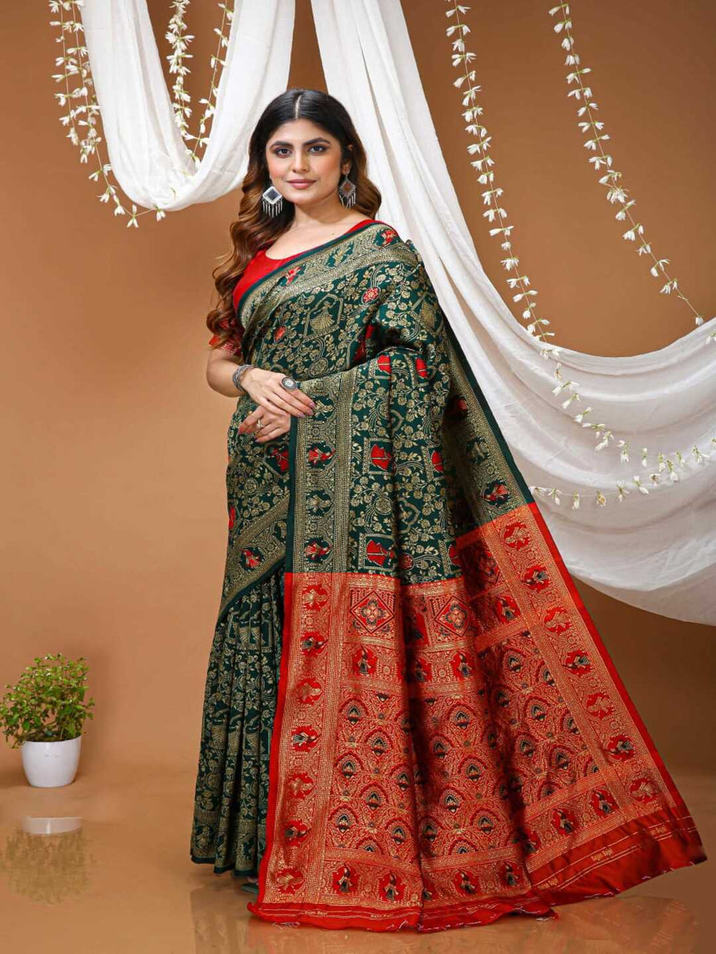 Graceful Pastel Green Banarasi Silk Saree with Rich Zari Border