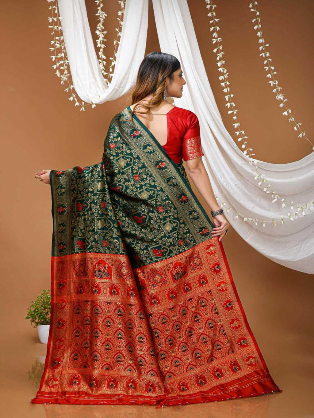 Graceful Pastel Green Banarasi Silk Saree with Rich Zari Border