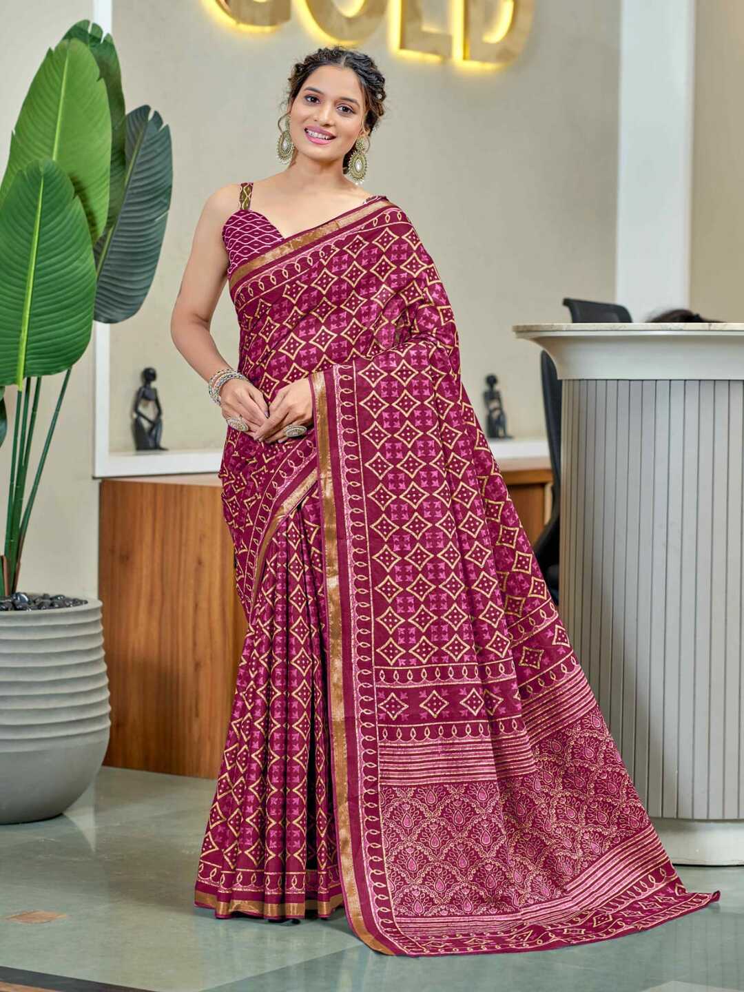 Stylish Pink Geometric Printed Pure Cotton Saree with Golden Border