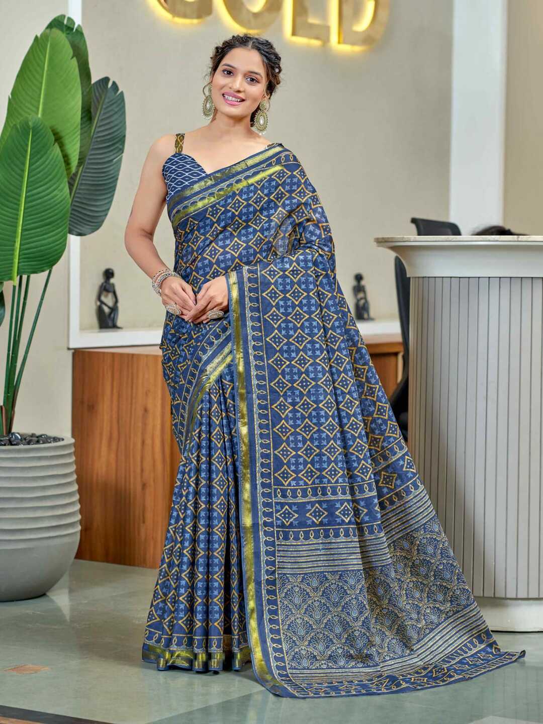 Stylish Pink Geometric Printed Pure Cotton Saree with Golden Border