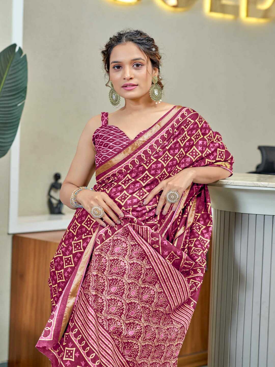 Stylish Pink Geometric Printed Pure Cotton Saree with Golden Border