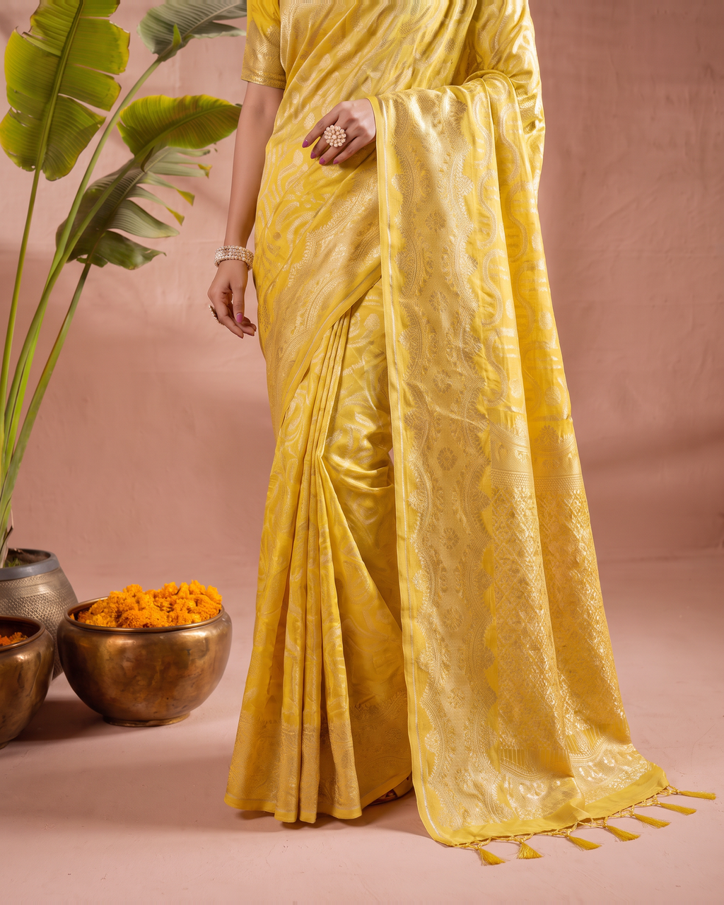 Aadvika Pastel Zari Paithani Silk Saree - Yellow - lower border closeup