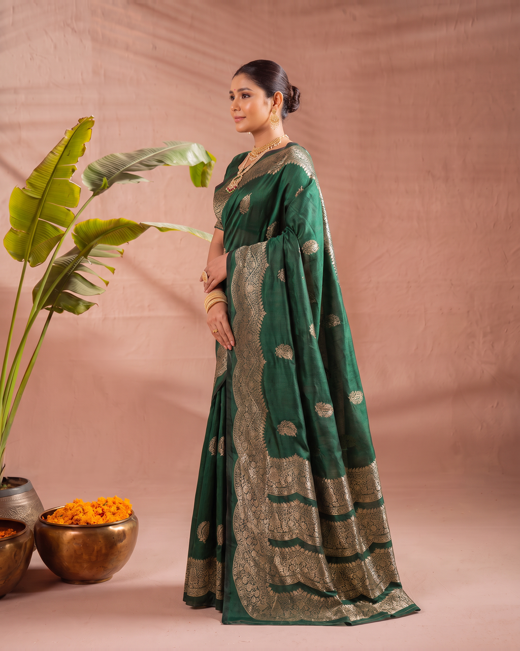 Aaradhya Peacock Pallu Paithani Silk Saree - Green - side drape
