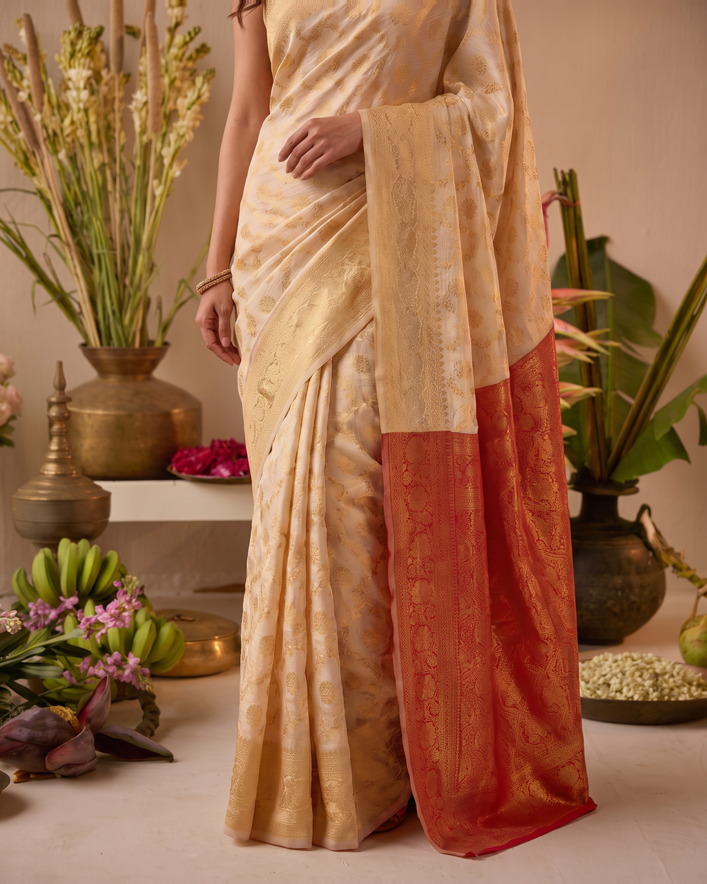 Aaravi Feather Pattern Festive Saree with Light Designer Pallu - Beige Red - lower closeup