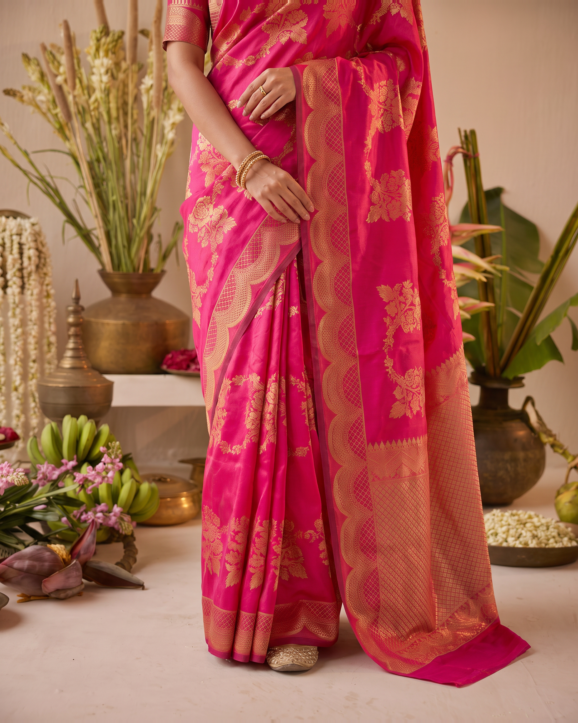 Aaravi Feather Pattern Festive Saree with Light Designer Pallu - Pink - lower closeup