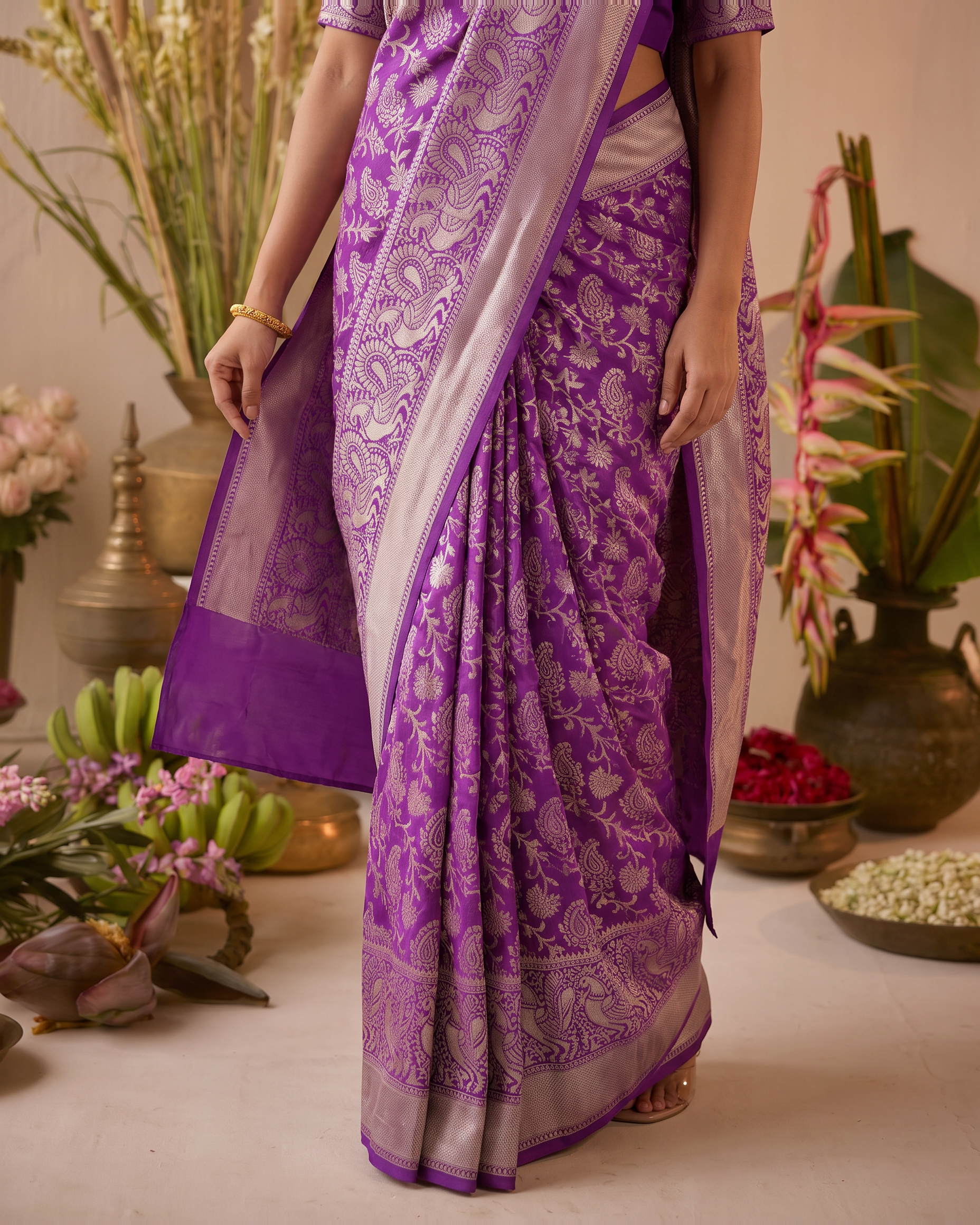 Aaravi Feather Pattern Festive Saree with Light Designer Pallu - Purple - lower closeup
