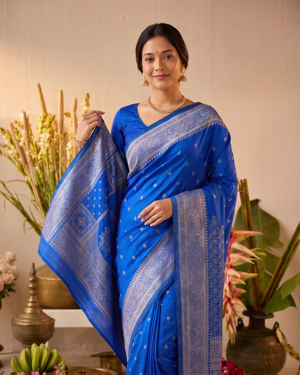 Aaravi Feather Pattern Festive Saree with Light Designer Pallu - Royal Blue - upper closeup