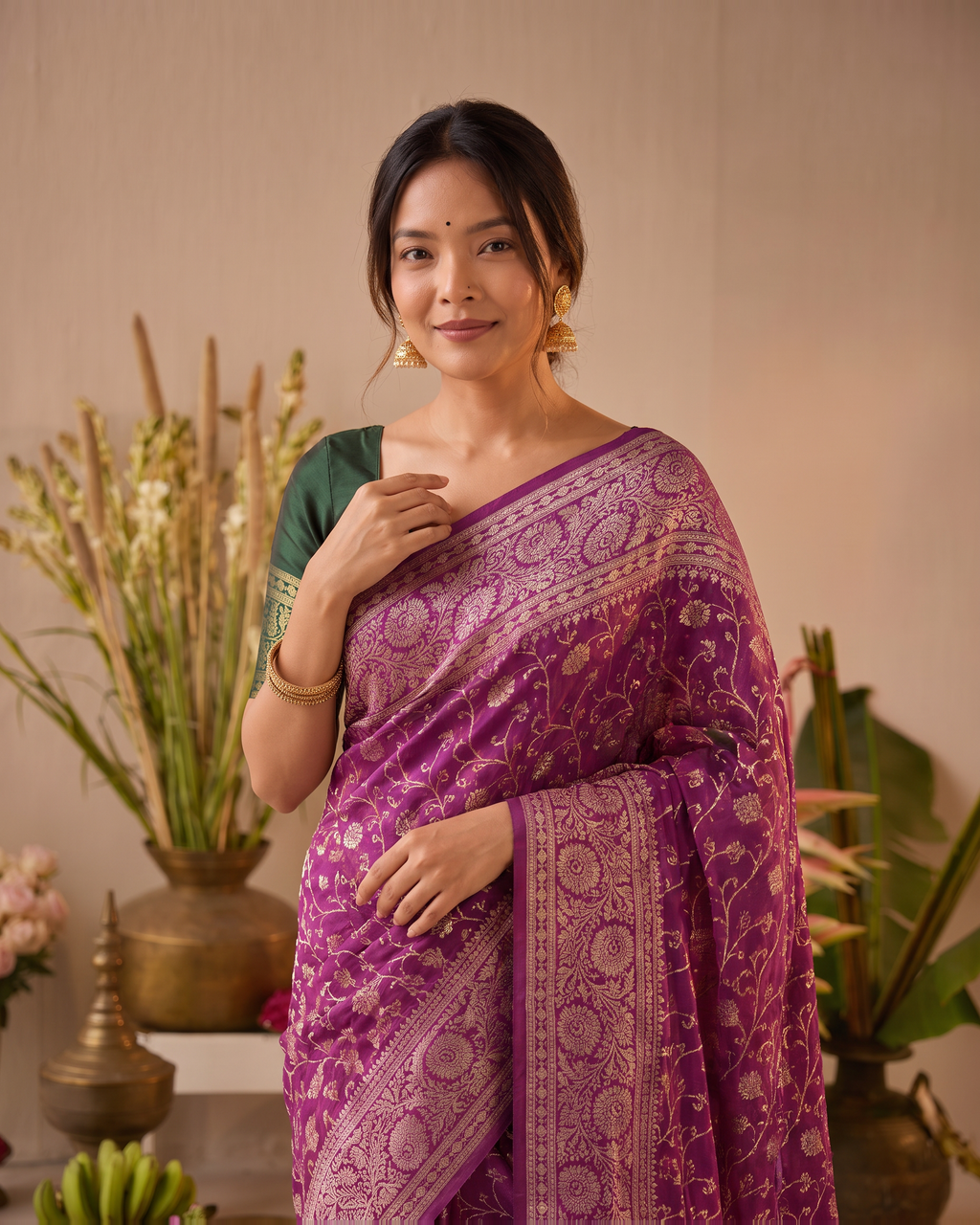 Aaravi Feather Pattern Festive Saree with Light Designer Pallu - Wine - upper closeup
