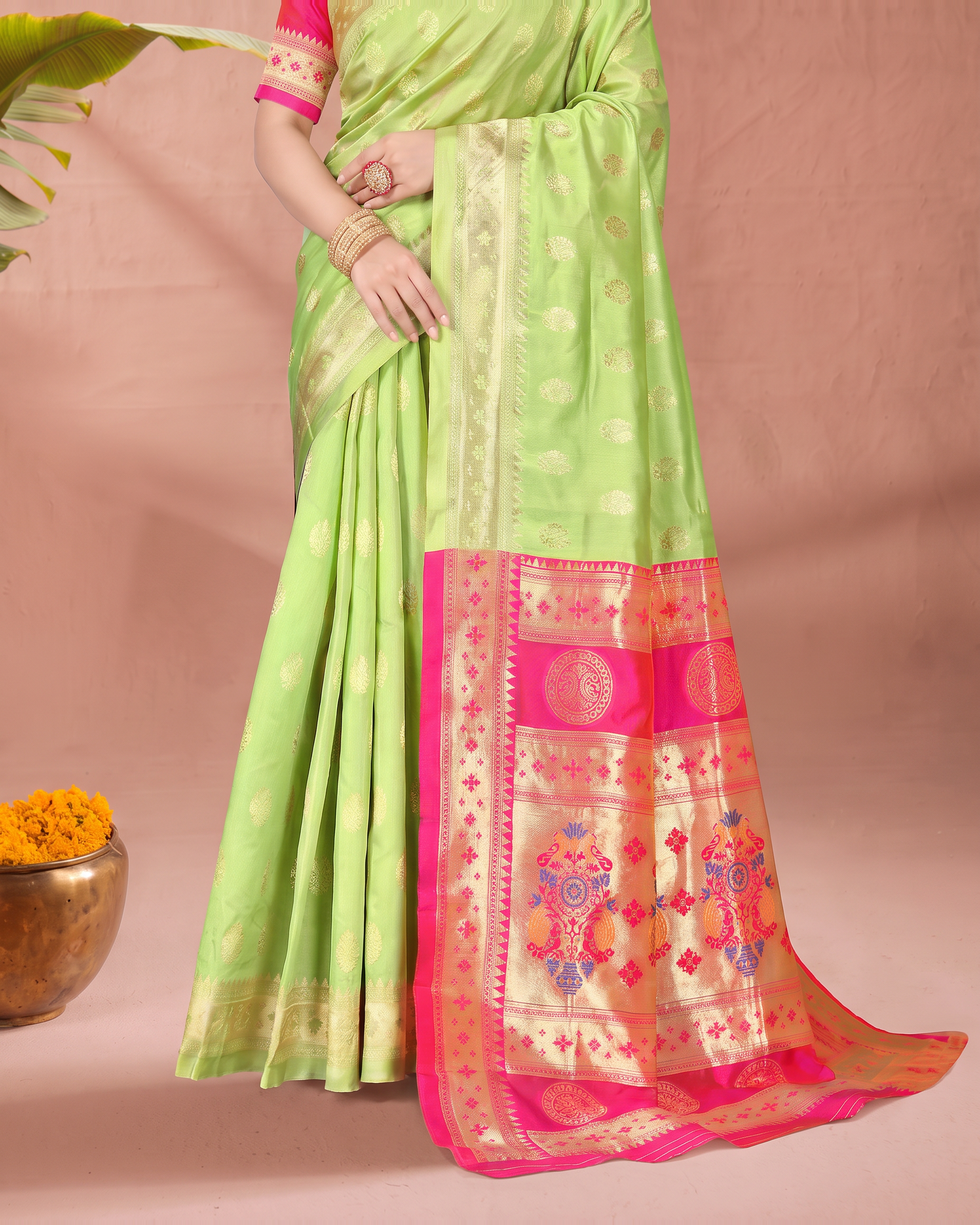 Aarohi Contrast Pallu Paithani Silk Saree - Light Green - lower closeup