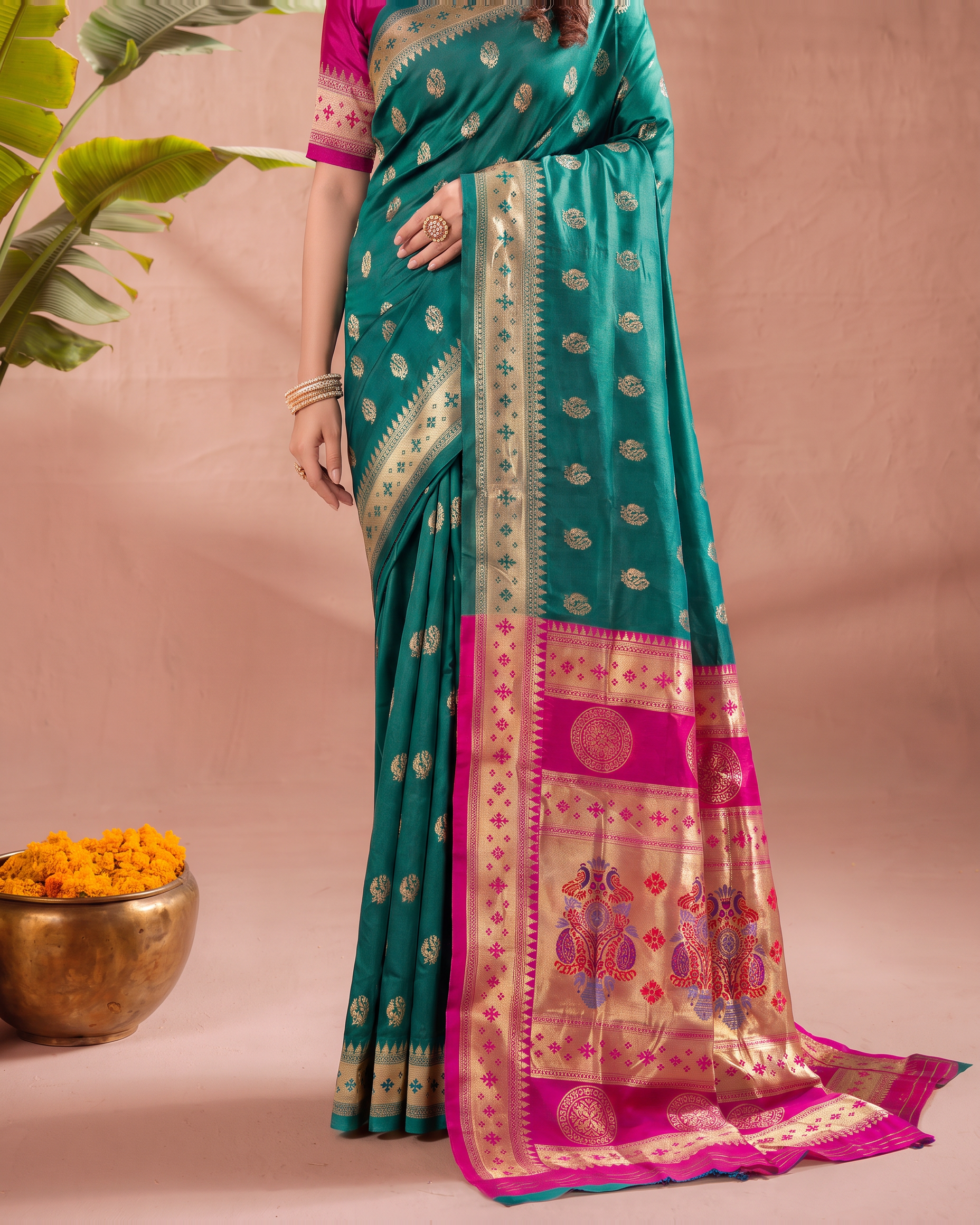 Aarohi Contrast Pallu Paithani Silk Saree - Rama Green - lower closeup