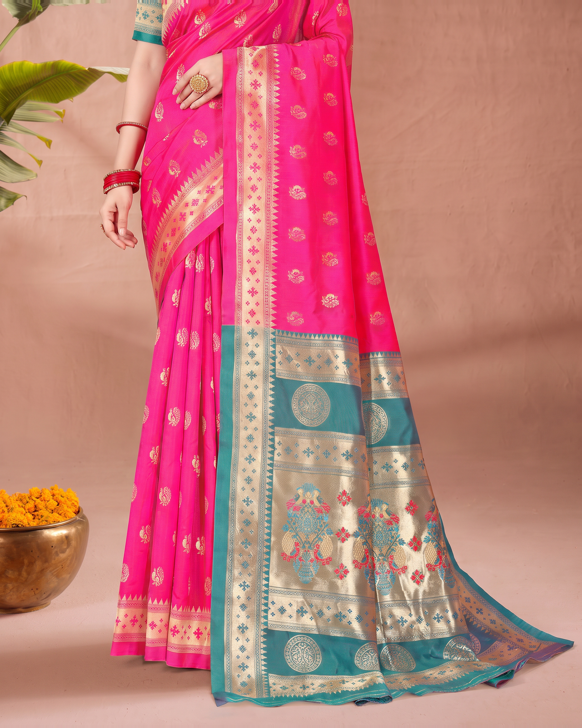 Aarohi Contrast Pallu Paithani Silk Saree - Rani Pink - lower closeup
