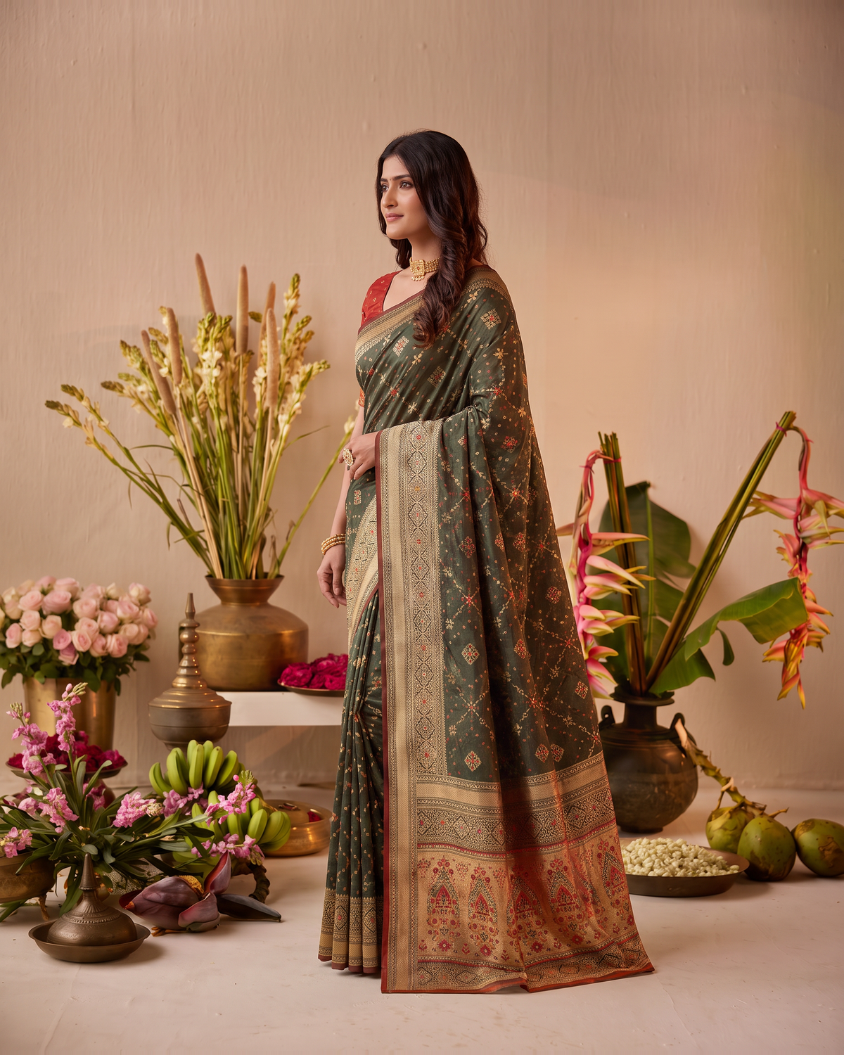 Anindita Diagonal Lattice Zari Silk Saree with Decorative Pallu - Green - side