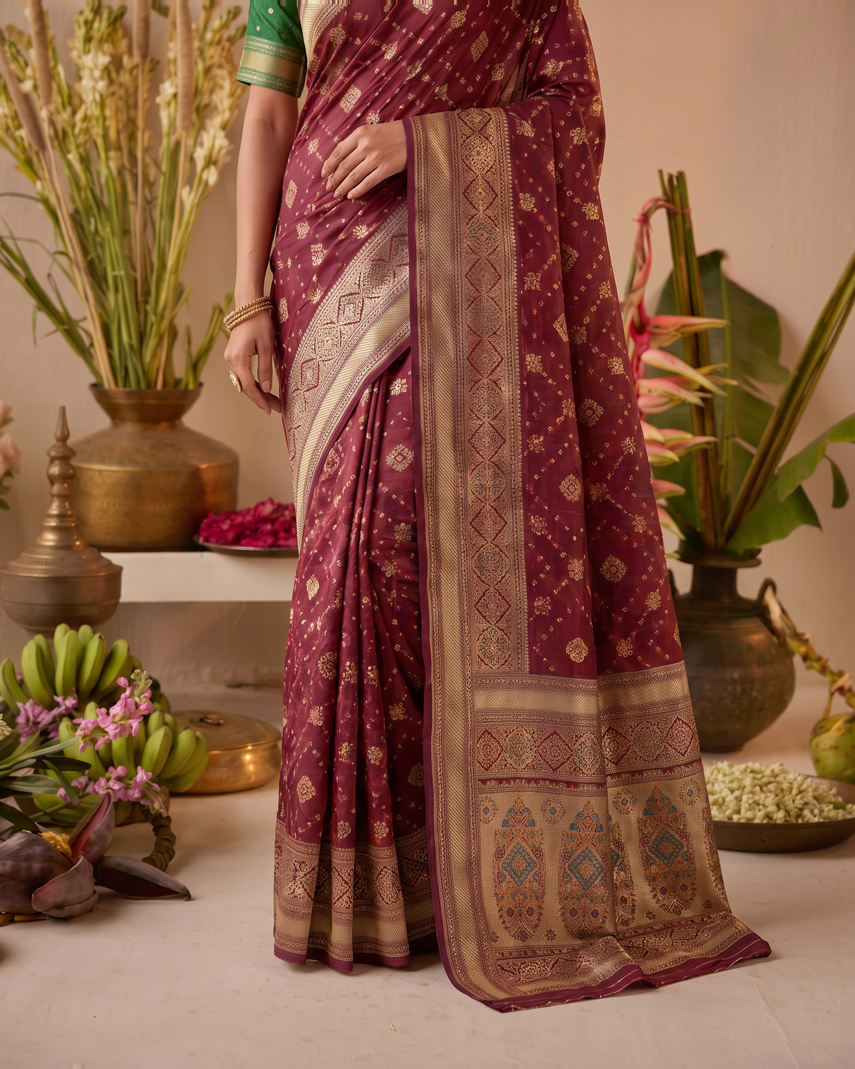 Anindita Diagonal Lattice Zari Silk Saree with Decorative Pallu - Maroon - lower closeup