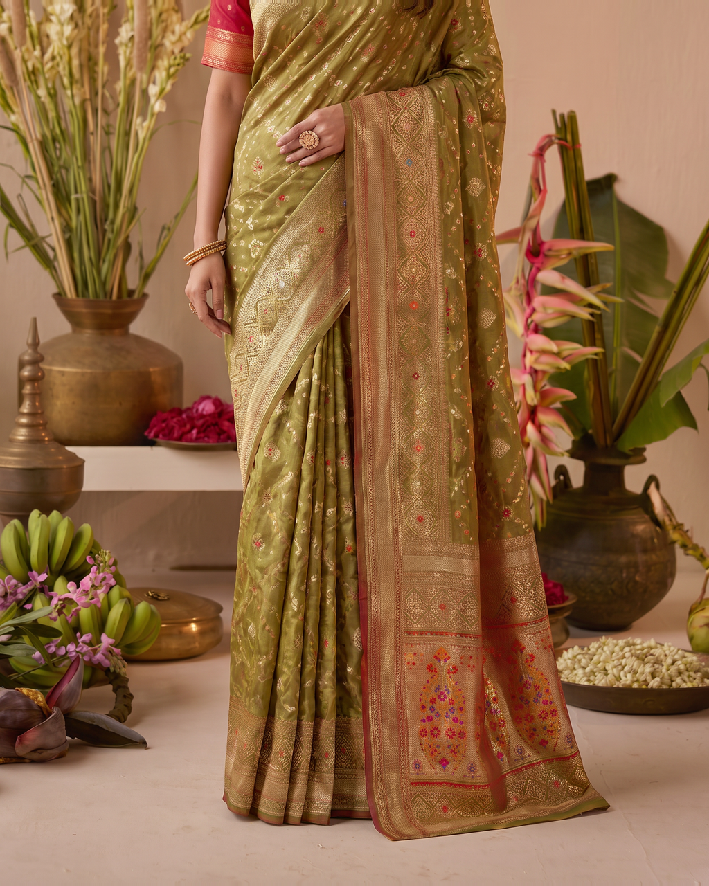 Anindita Diagonal Lattice Zari Silk Saree with Decorative Pallu - Mehndi - lower closeup