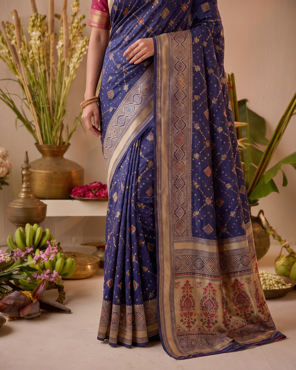 Anindita Diagonal Lattice Zari Silk Saree with Decorative Pallu - Navy Blue - lower closeup