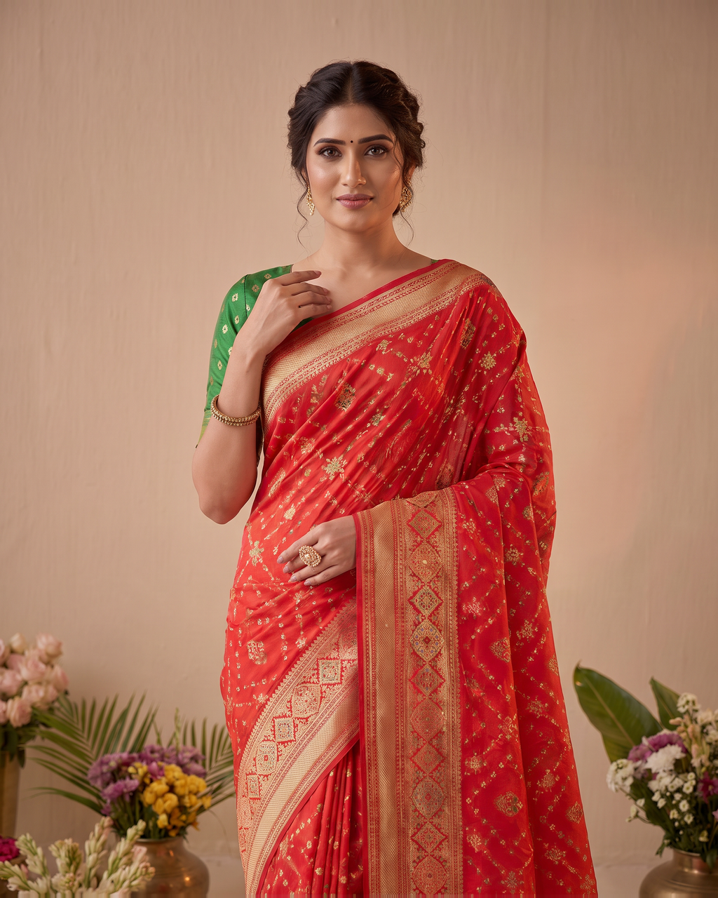 Anindita Diagonal Lattice Zari Silk Saree with Decorative Pallu - Red - upper closeup