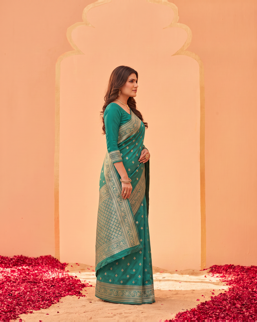 Beautiful Rama Heritage Border Silk Saree - Rama Green - side drape