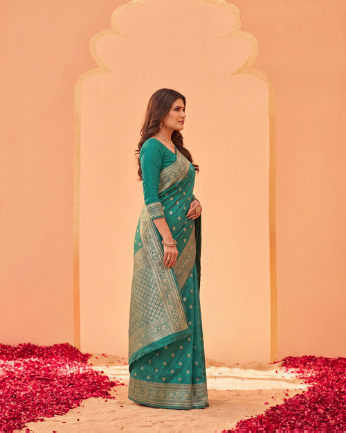 Beautiful Rama Heritage Border Silk Saree - Rama Green - side drape