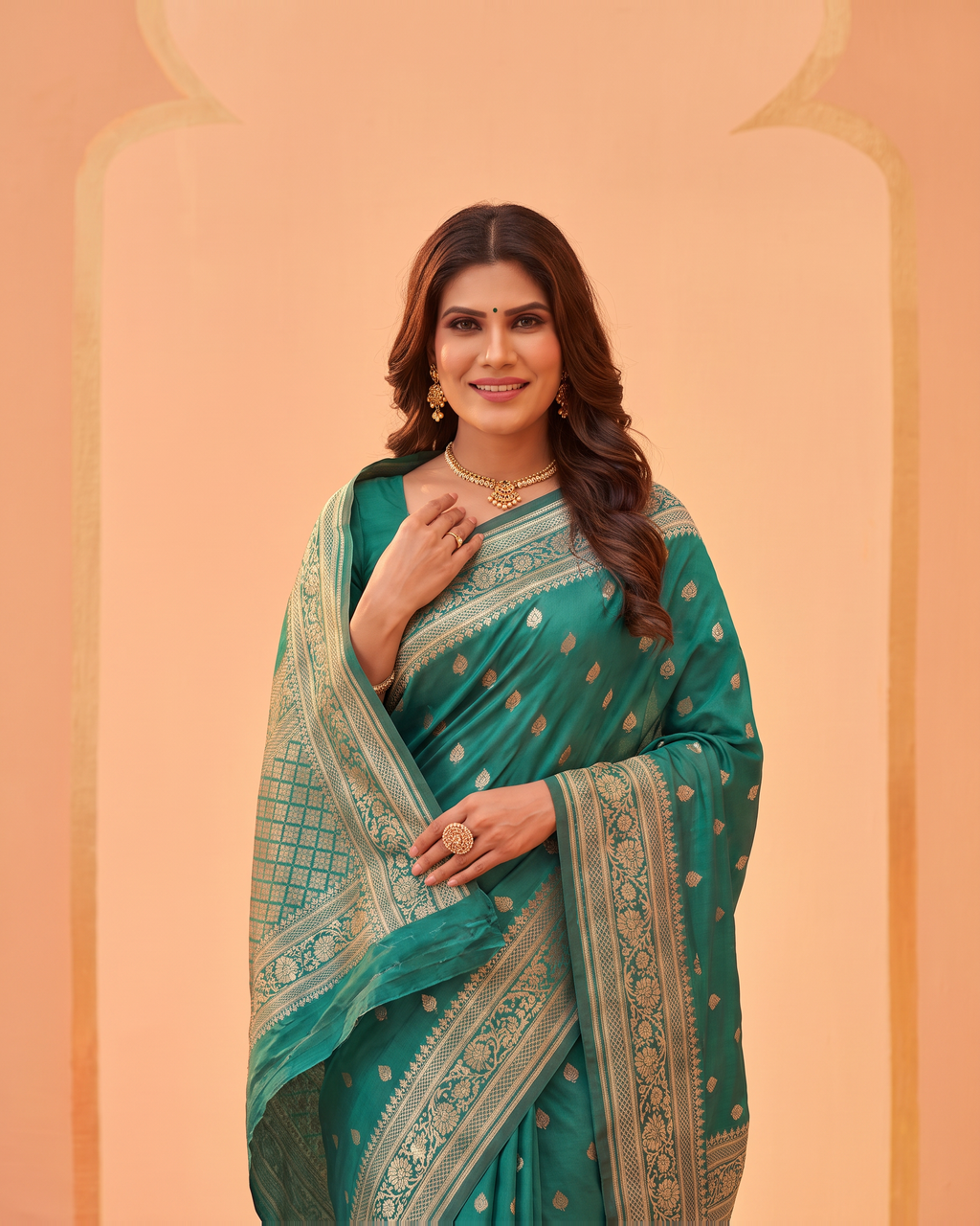 Beautiful Rama Heritage Border Silk Saree - Rama Green - upper closeup