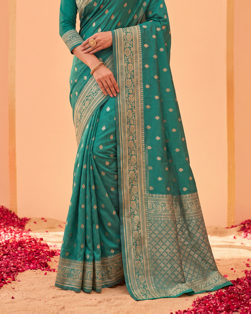 Beautiful Rama Heritage Border Silk Saree - Rama Green - lower border closeup