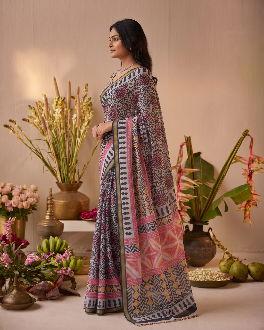 Black Pure Cotton Batik Print Saree - Black - side