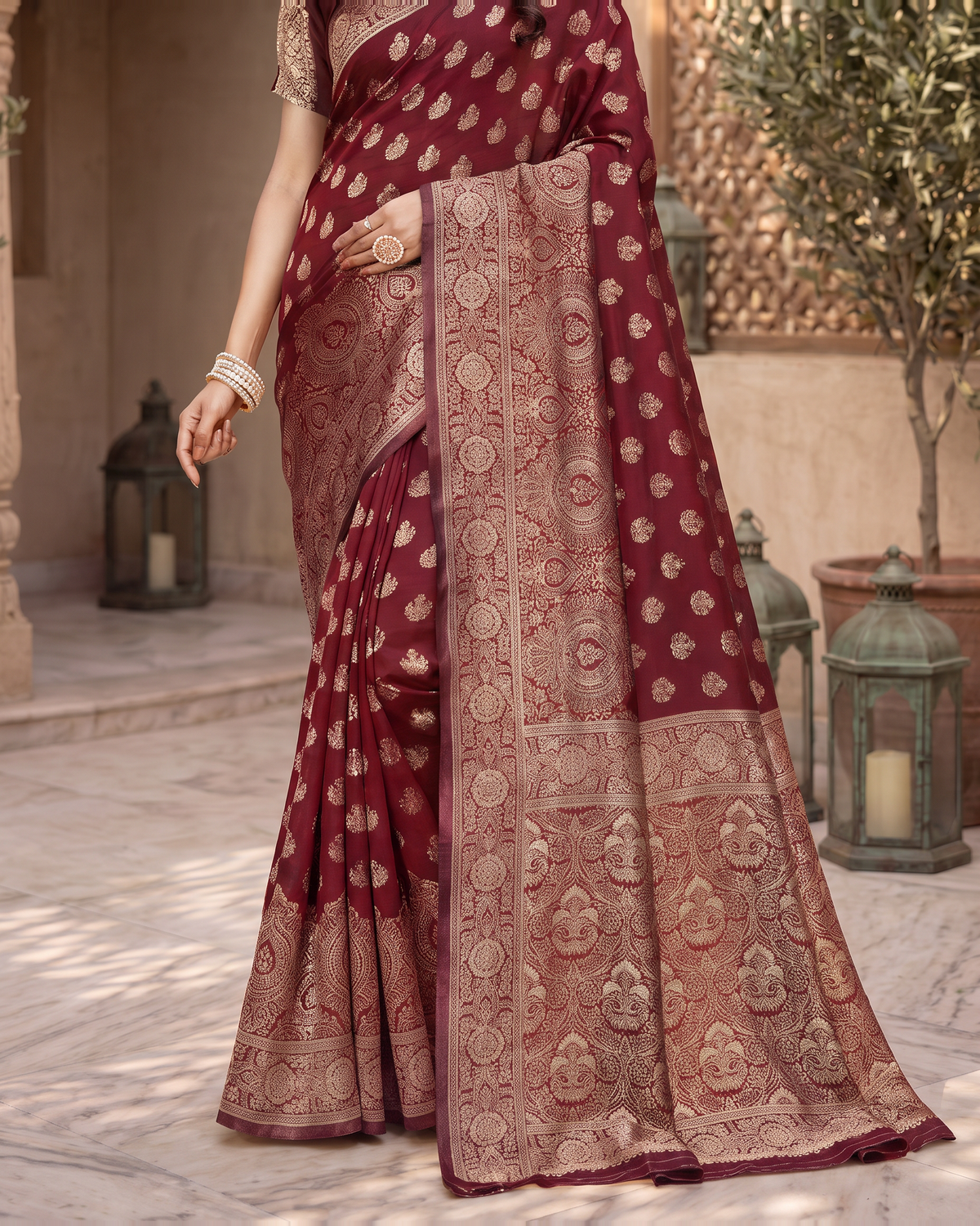 Charulata Medallion Motif Silk Saree - Maroon - lower border closeup