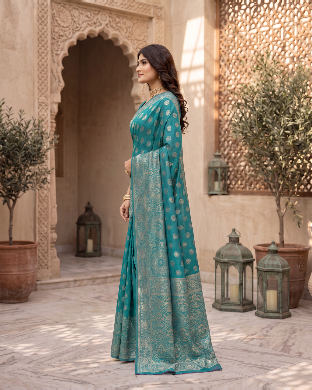 Charulata Medallion Motif Silk Saree - Rama Green - side drape
