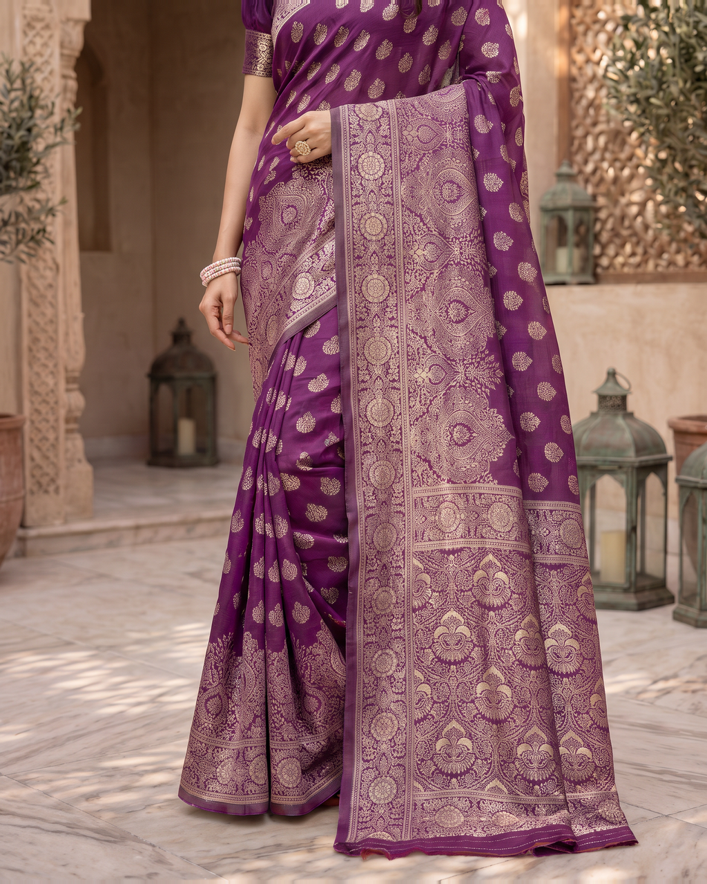 Charulata Medallion Motif Silk Saree - Wine - lower border closeup