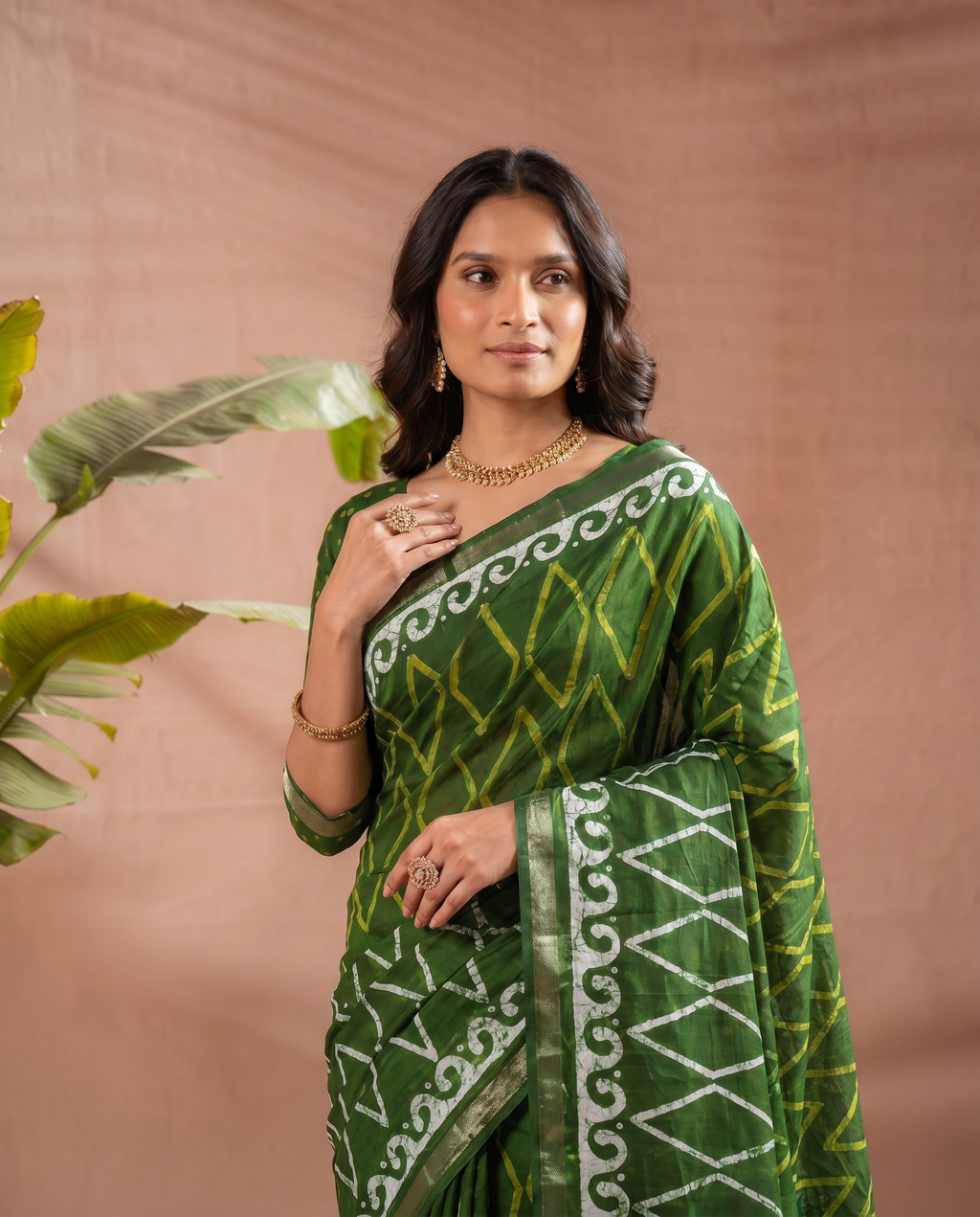 Classic Dark Green Ethnic Print Pure Cotton Saree with Traditional Motifs - output 0 - 04 upper closeup