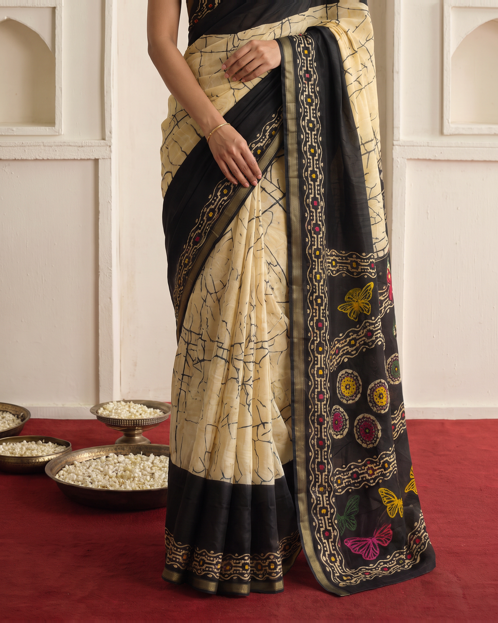 Crimson Hand-Block Chander Red colour cotton saree - Black - upper closeup