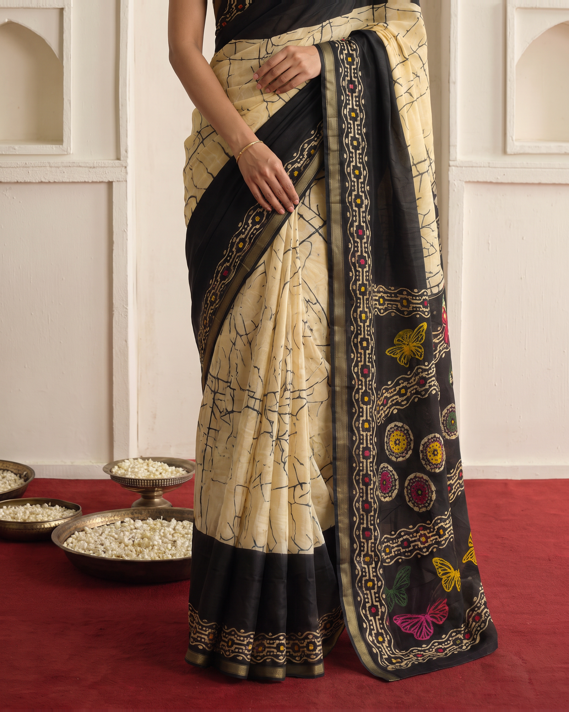 Crimson Hand-Block Chander Red colour cotton saree - Black - upper closeup