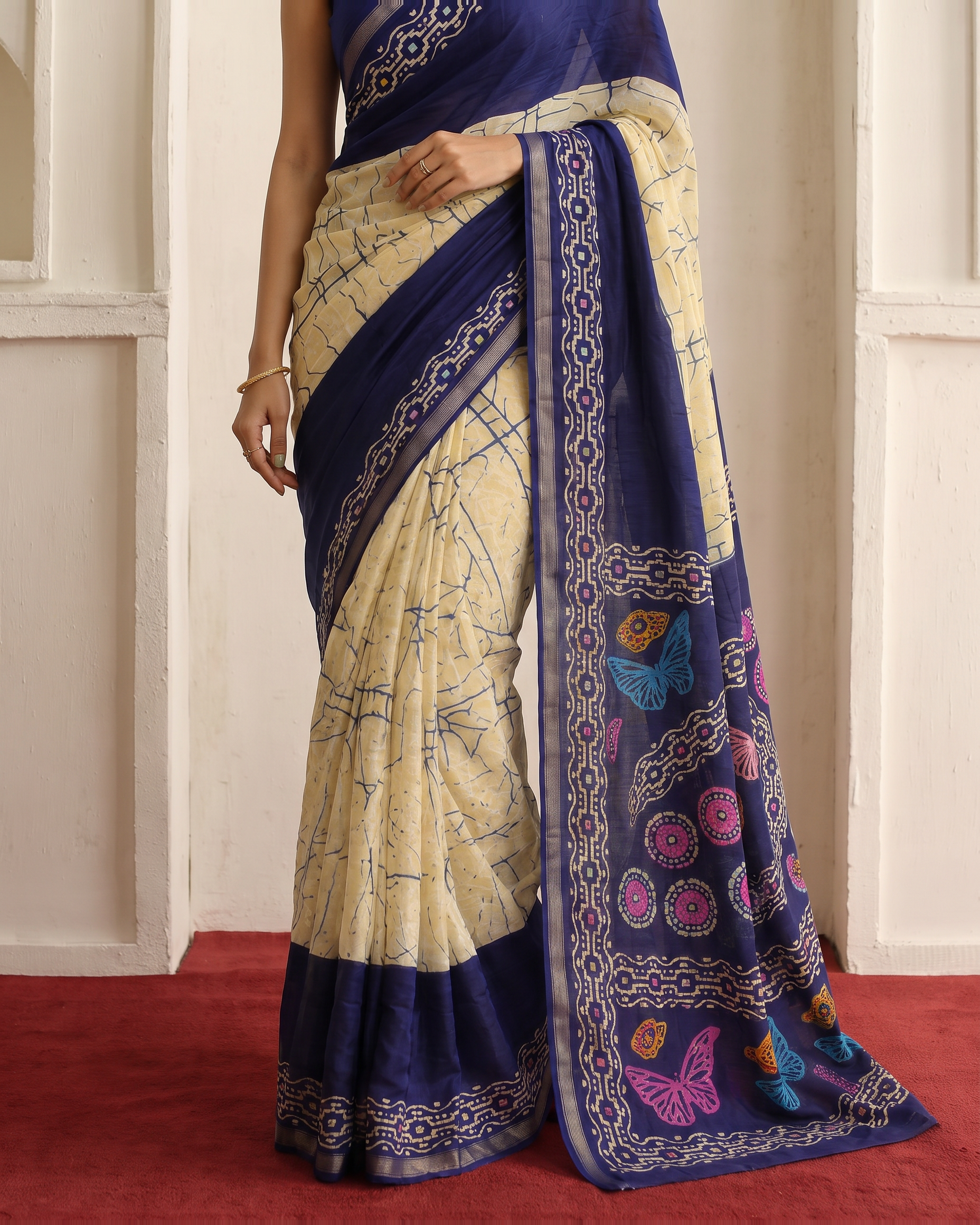 Crimson Hand-Block Chander Red colour cotton saree - Blue - upper closeup