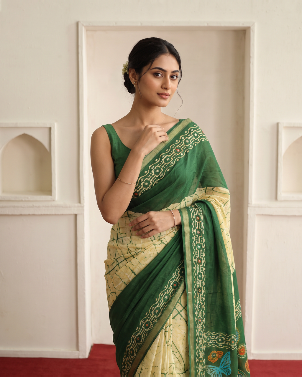 Crimson Hand-Block Chander Red colour cotton saree - Green - upper closeup - catalog replacement catalog-output-replacement-20260812-095206-5340
