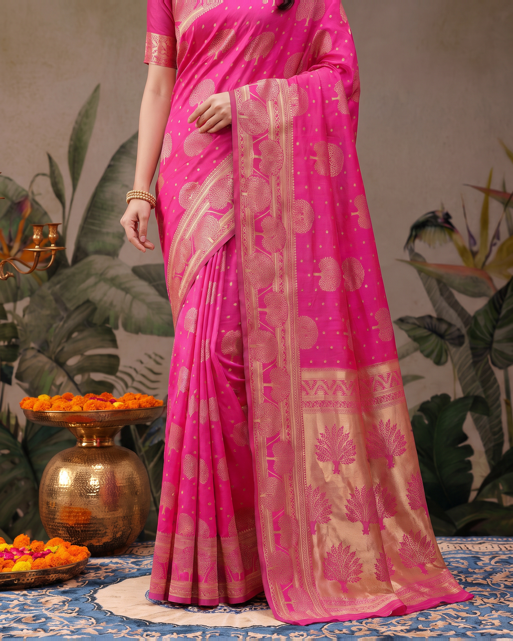 Devangana Heritage Drape Silk Saree - Rani Pink - lower border closeup